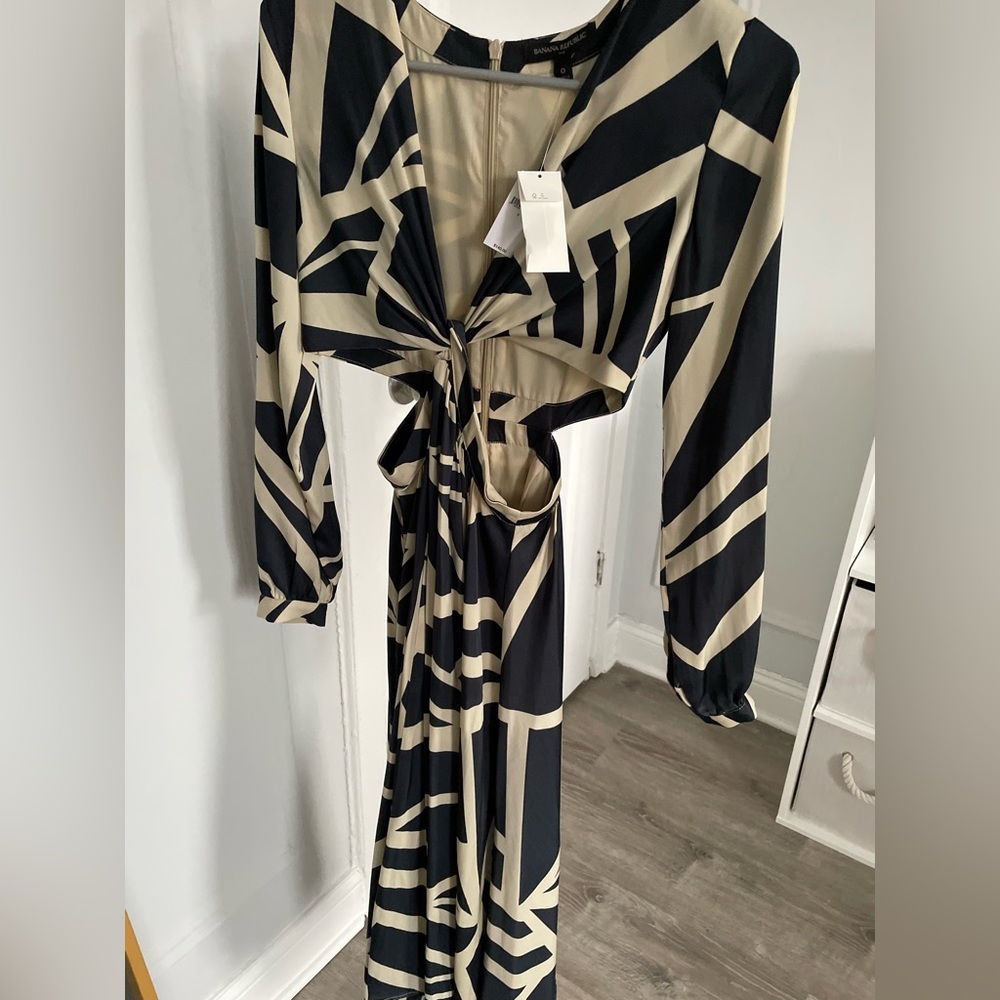 BANANA REPUBLIC- long sleeve dress